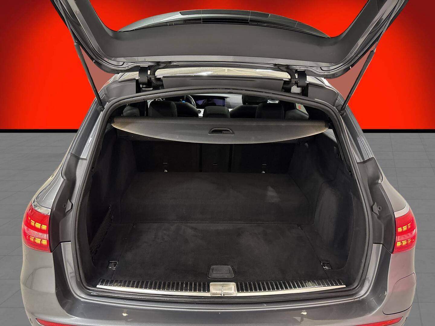 MERCEDES-BENZ E 2021