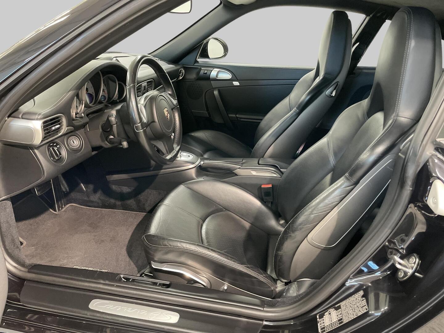 PORSCHE 911 2010