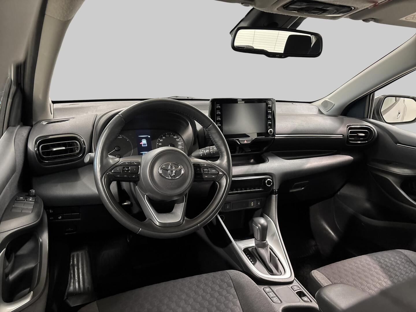 TOYOTA Yaris 2024