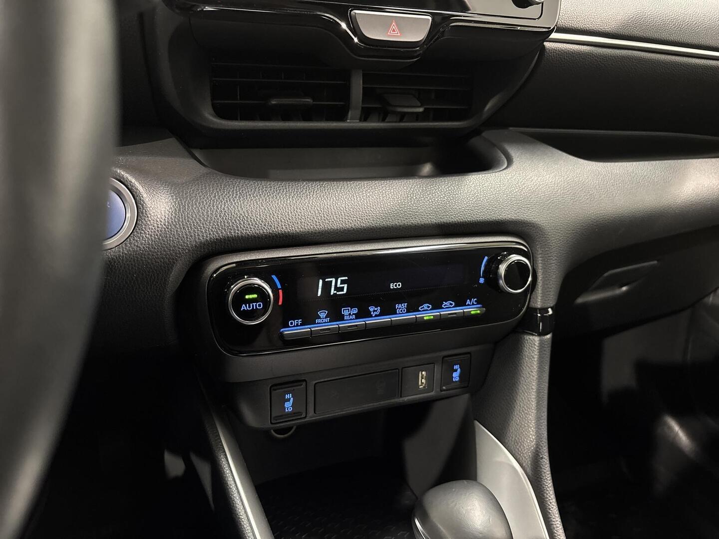 TOYOTA Yaris 2024