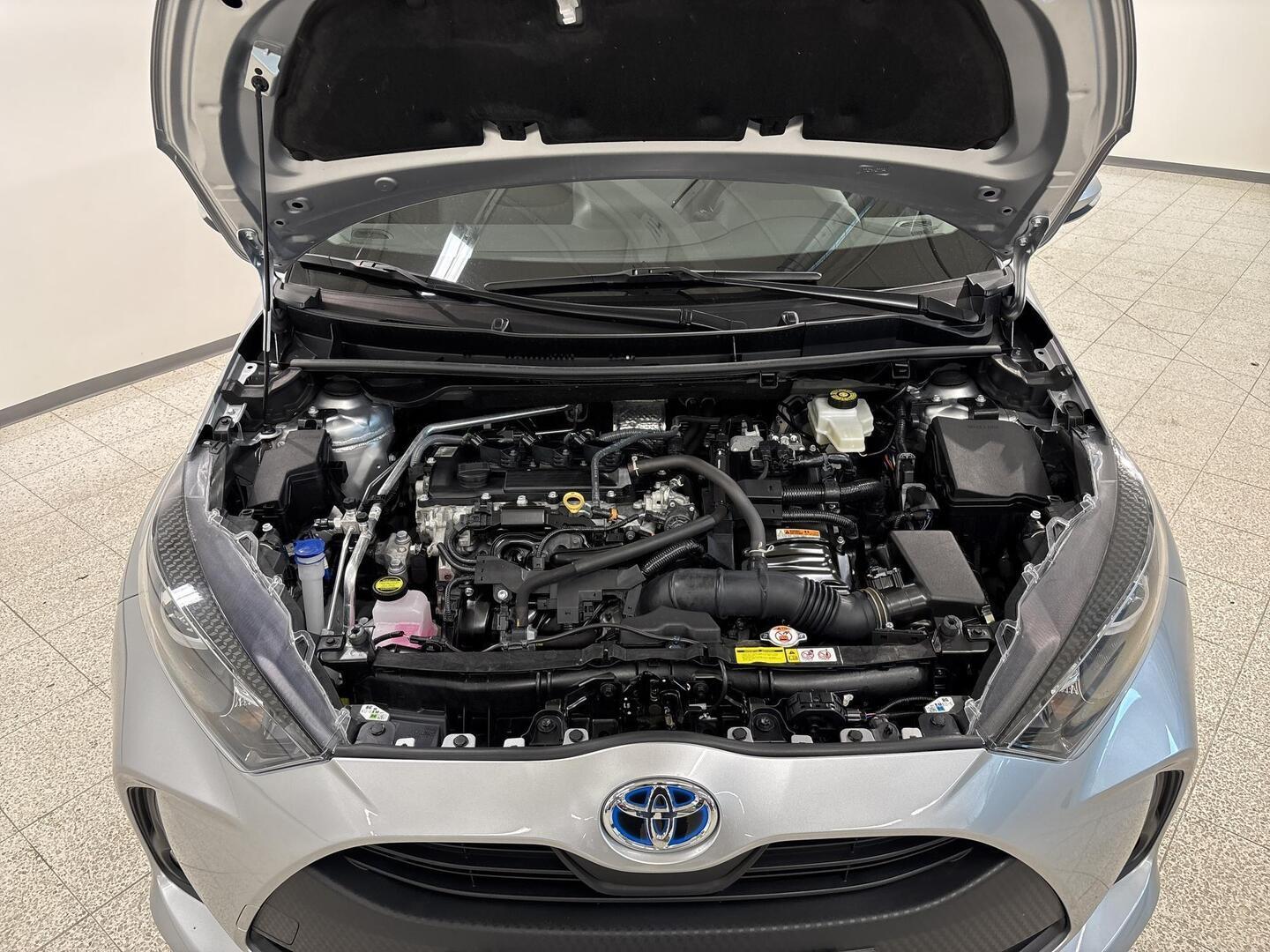 TOYOTA Yaris 2024