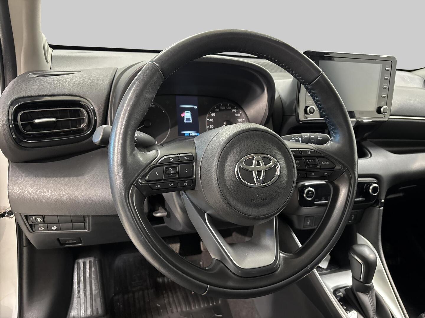 TOYOTA Yaris 2024