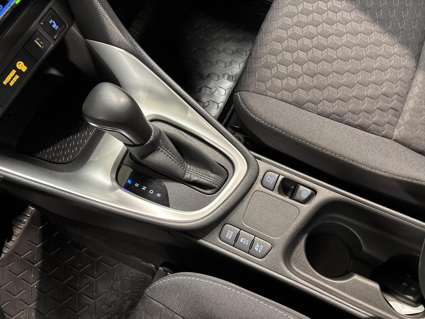 TOYOTA Yaris 2024