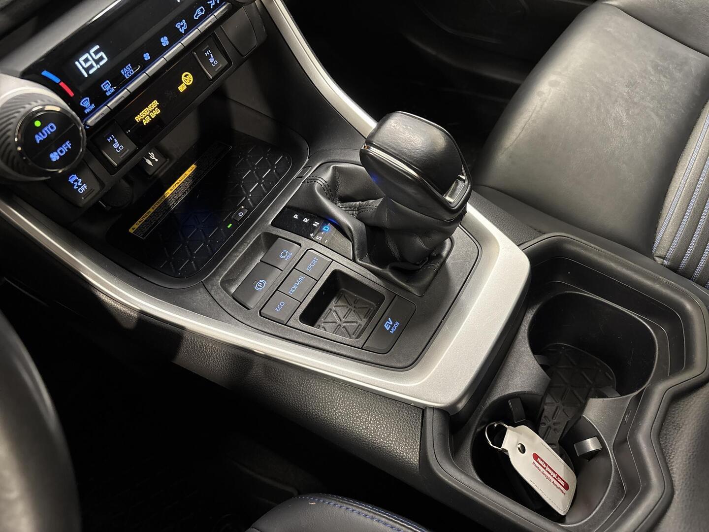 TOYOTA RAV4 2020