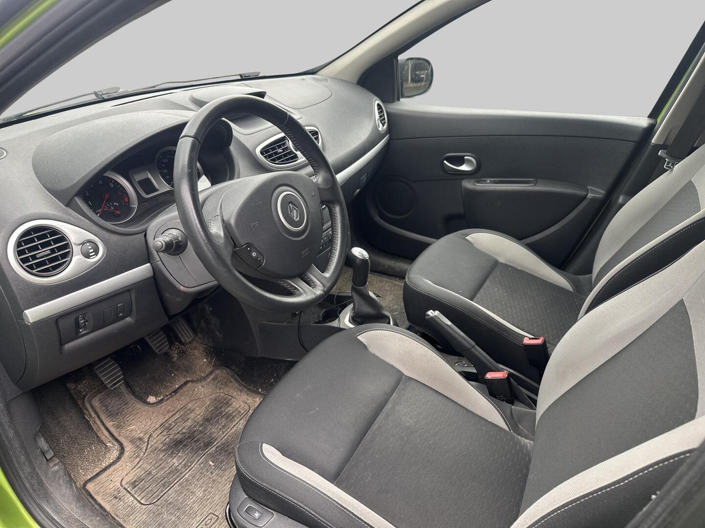 RENAULT Clio III 2010