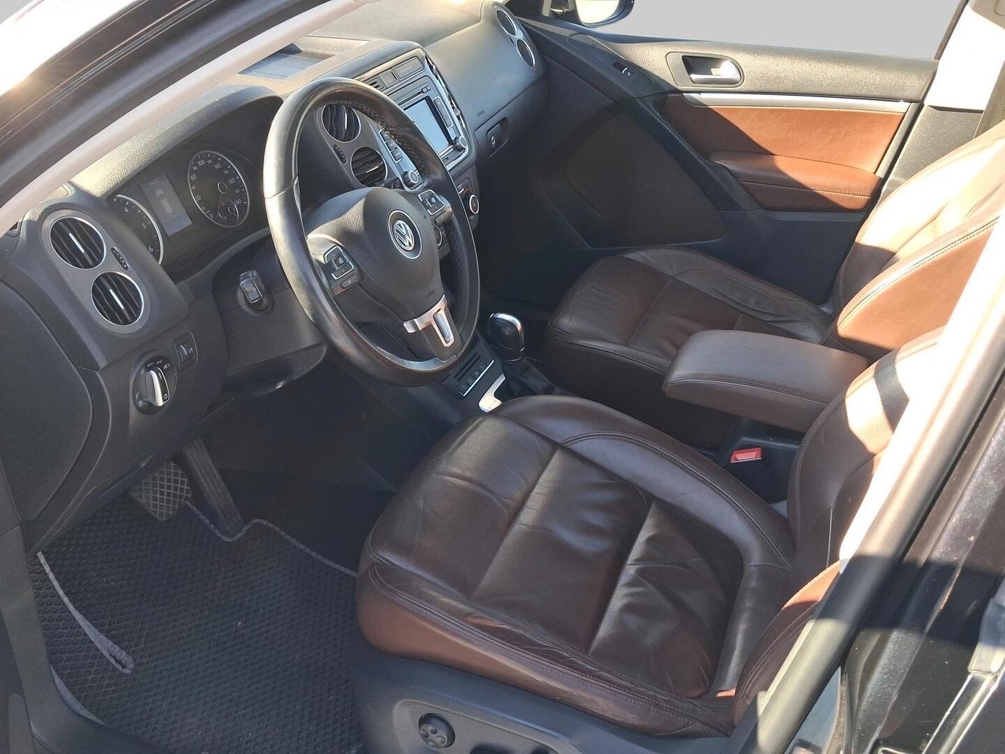 VOLKSWAGEN Tiguan 2012