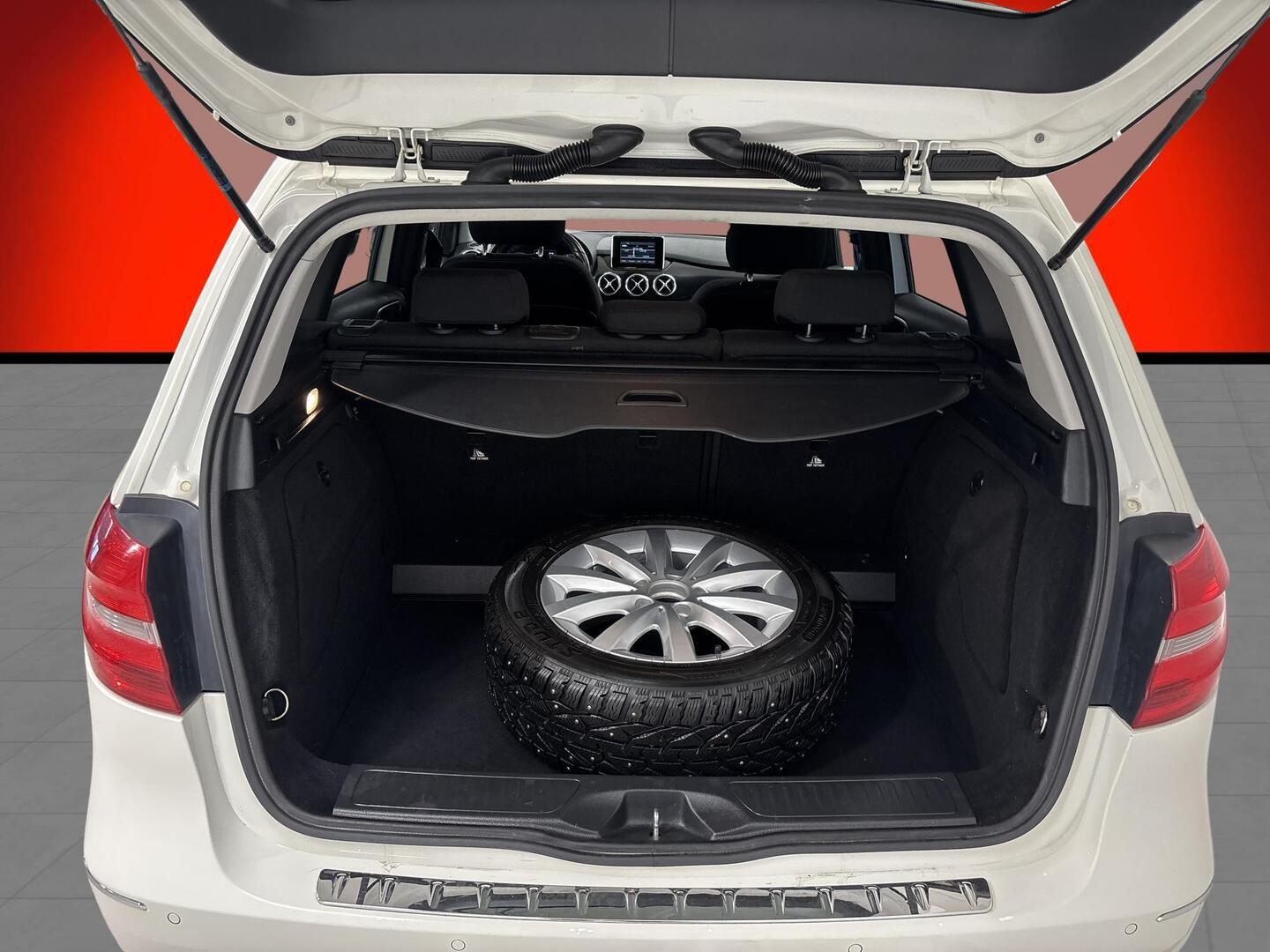 MERCEDES-BENZ B 2014