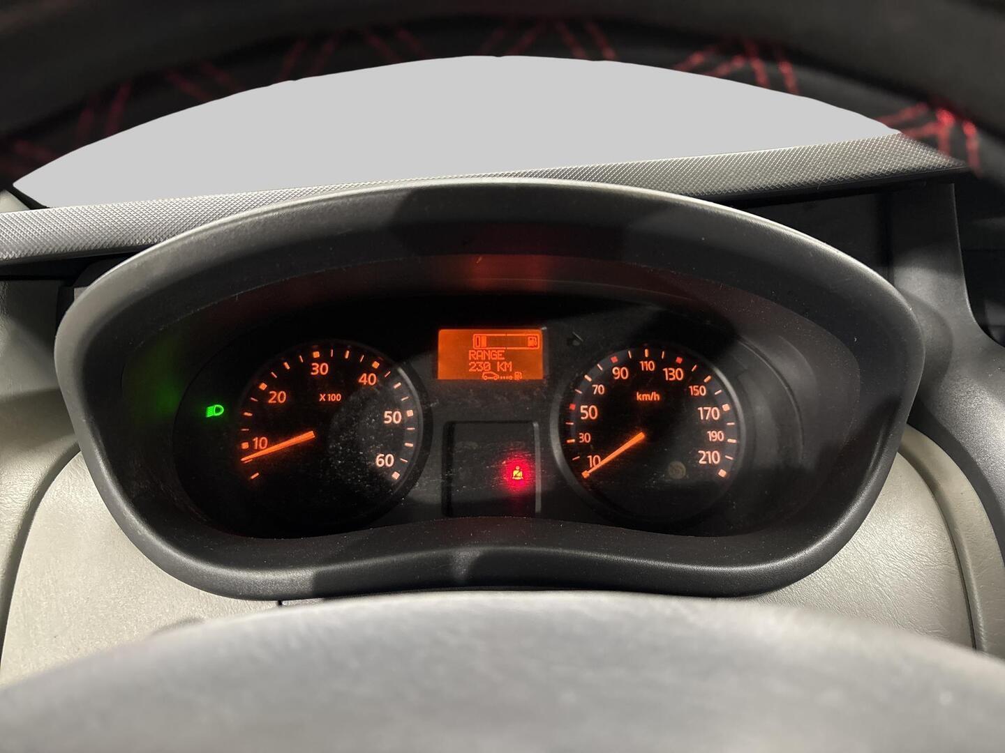 NISSAN Primastar 2012