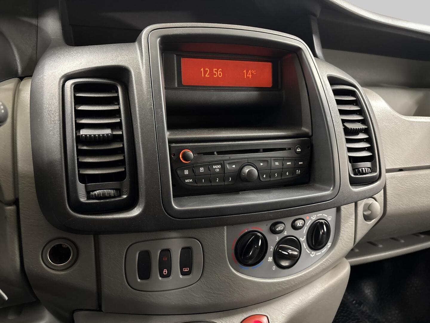 NISSAN Primastar 2012