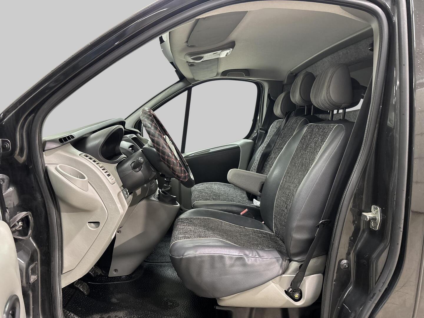 NISSAN Primastar 2012