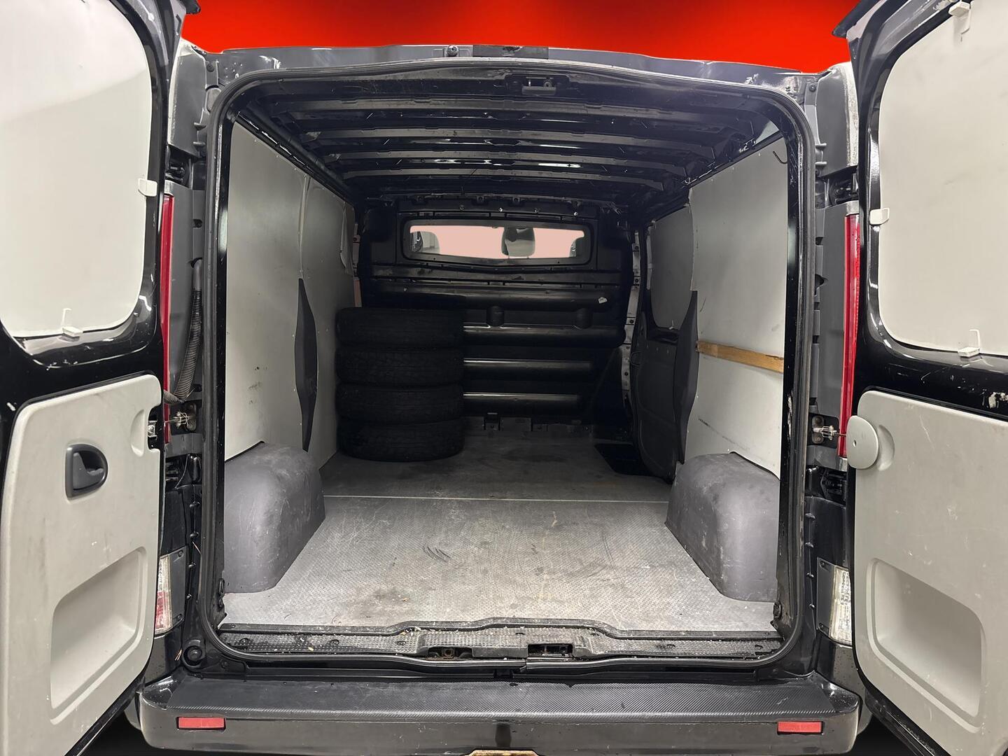 NISSAN Primastar 2012