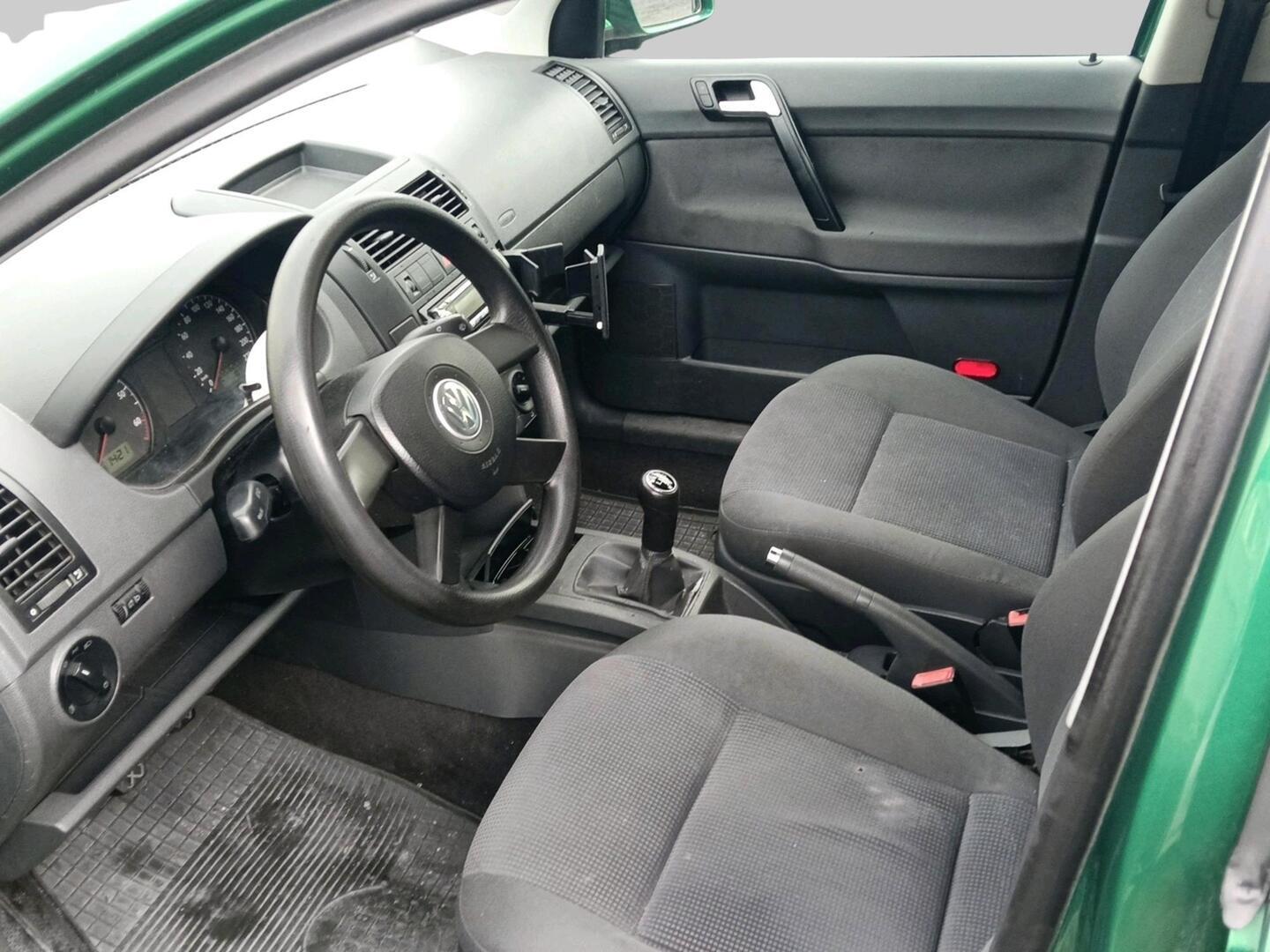 VOLKSWAGEN Polo 2005