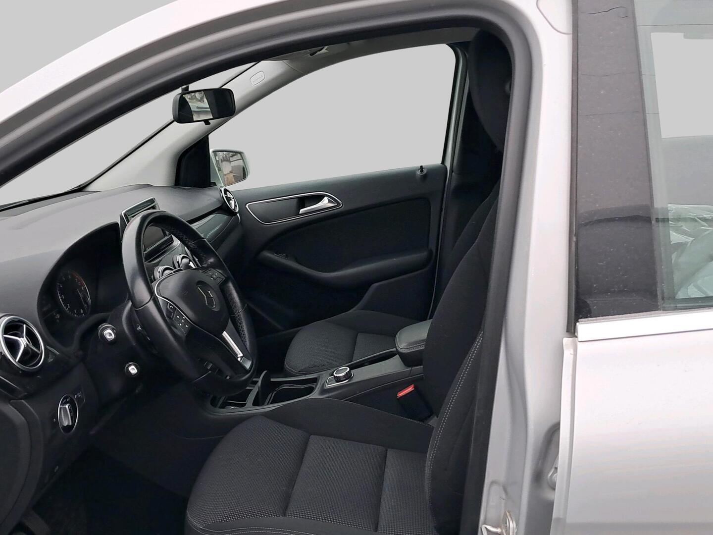 MERCEDES-BENZ B 2013