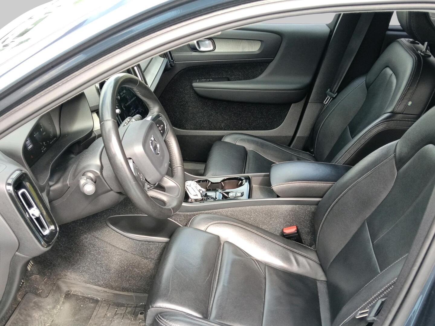 VOLVO XC40 2020