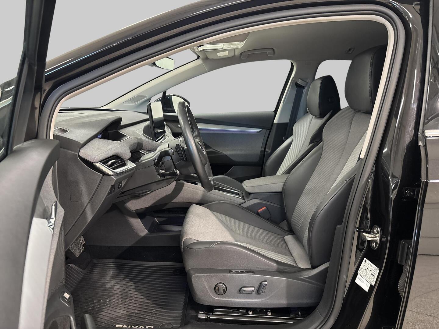 SKODA Enyaq 2023