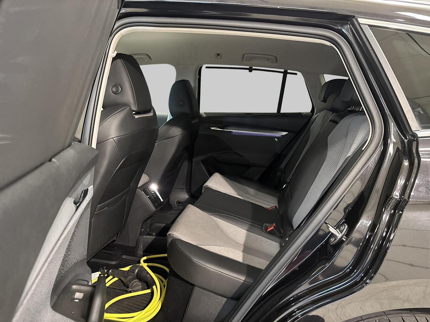 SKODA Enyaq 2023