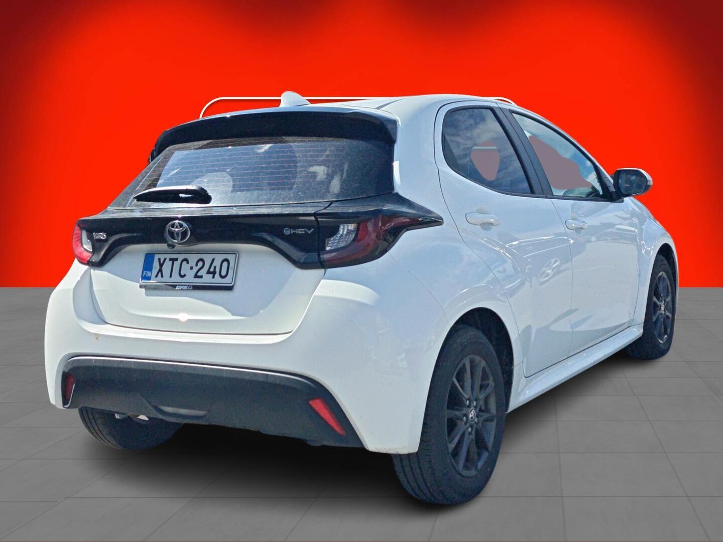 TOYOTA Yaris 2024