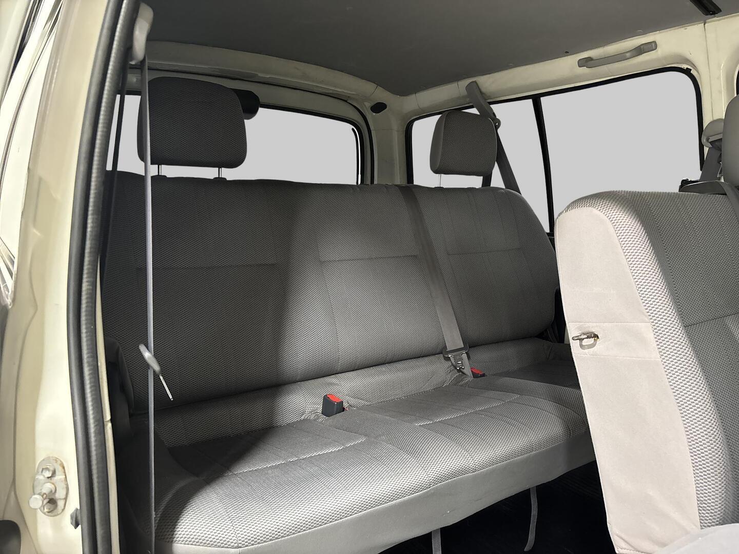 TOYOTA Hiace 2008