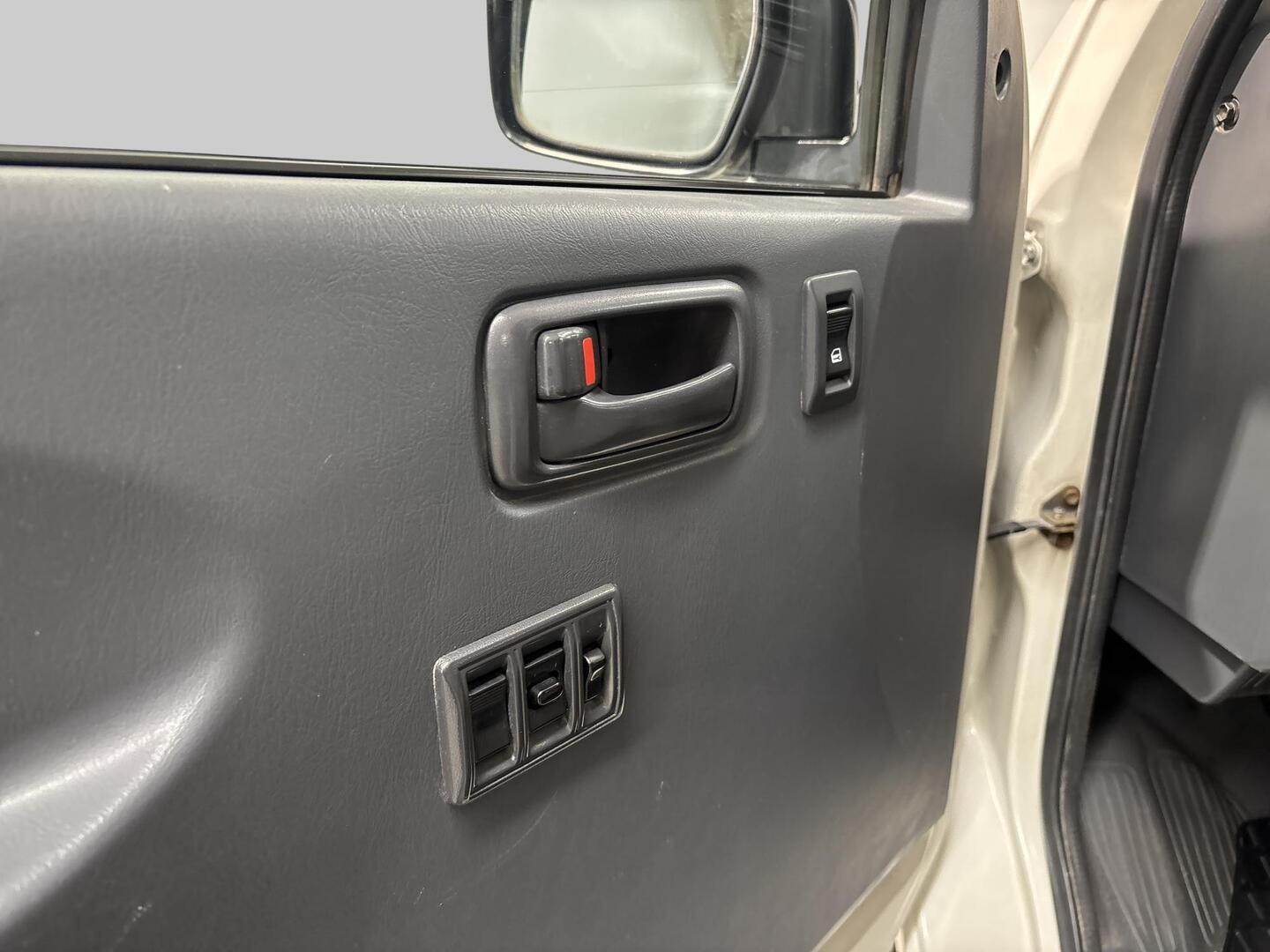 TOYOTA Hiace 2008