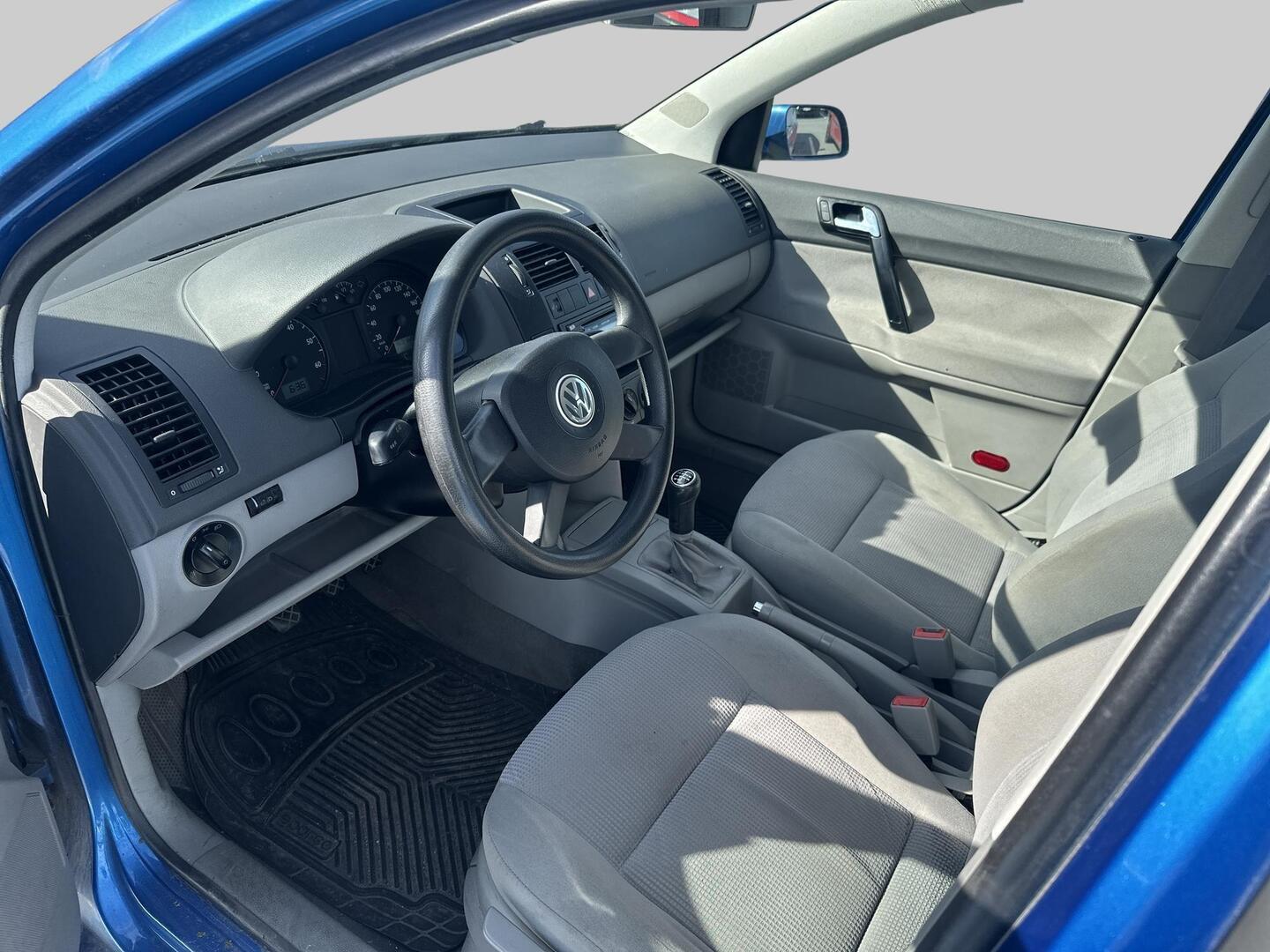 VOLKSWAGEN Polo 2003