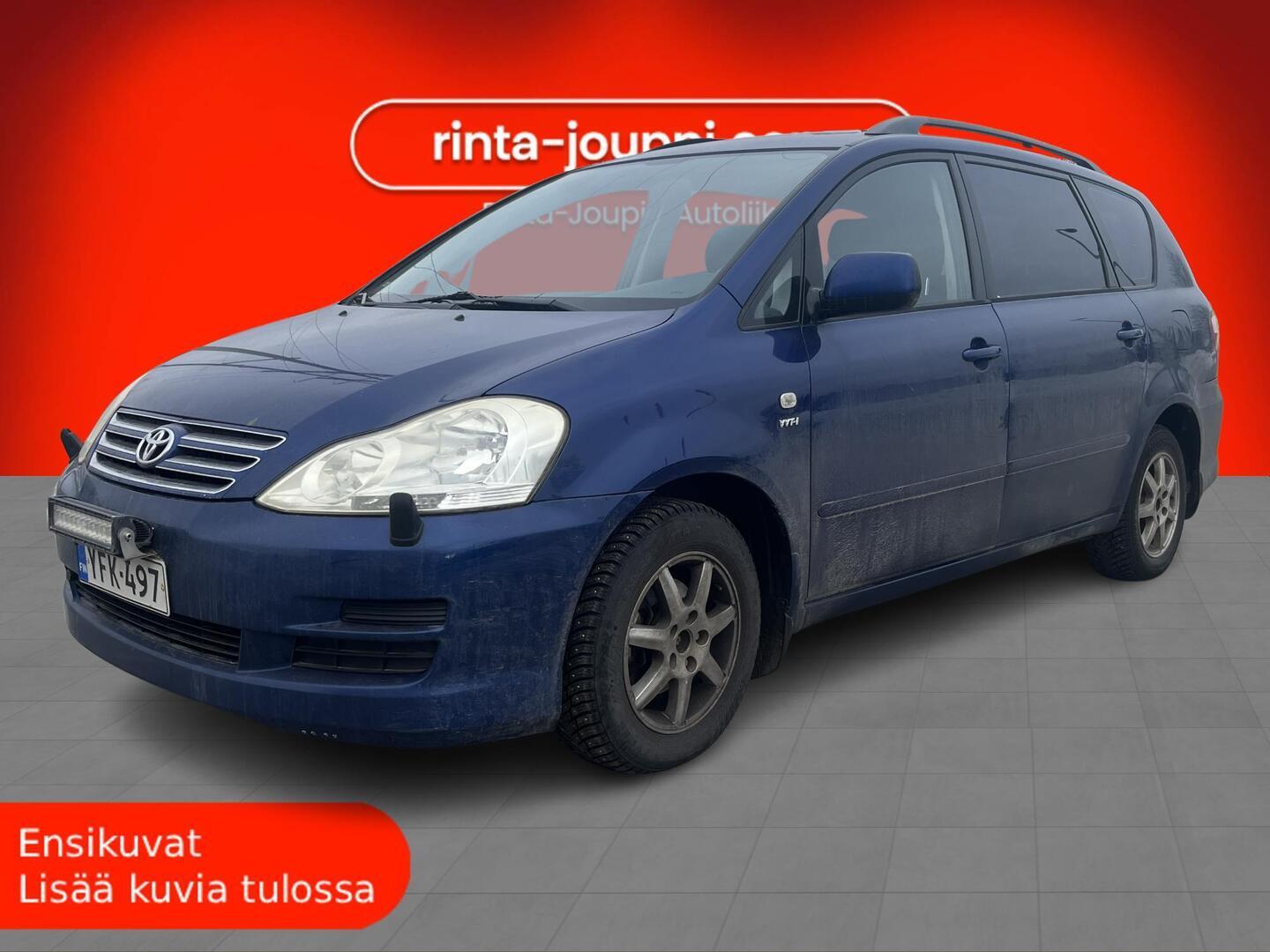 TOYOTA Avensis Verso 2004