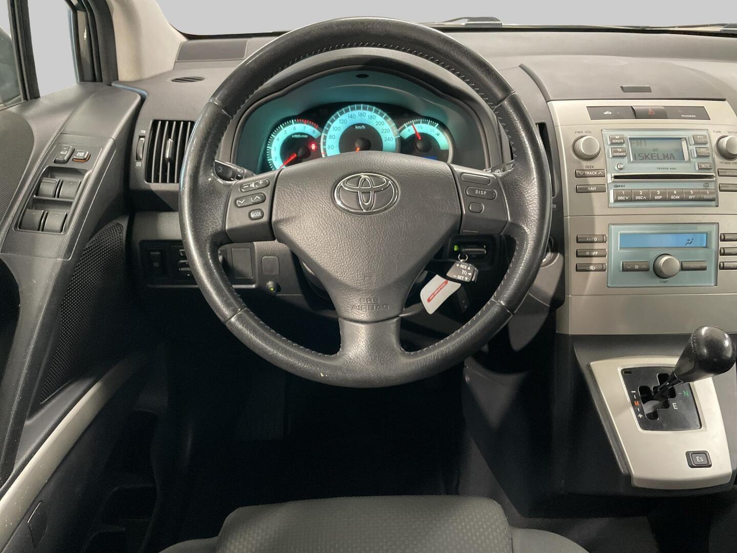 TOYOTA Corolla Verso 2007