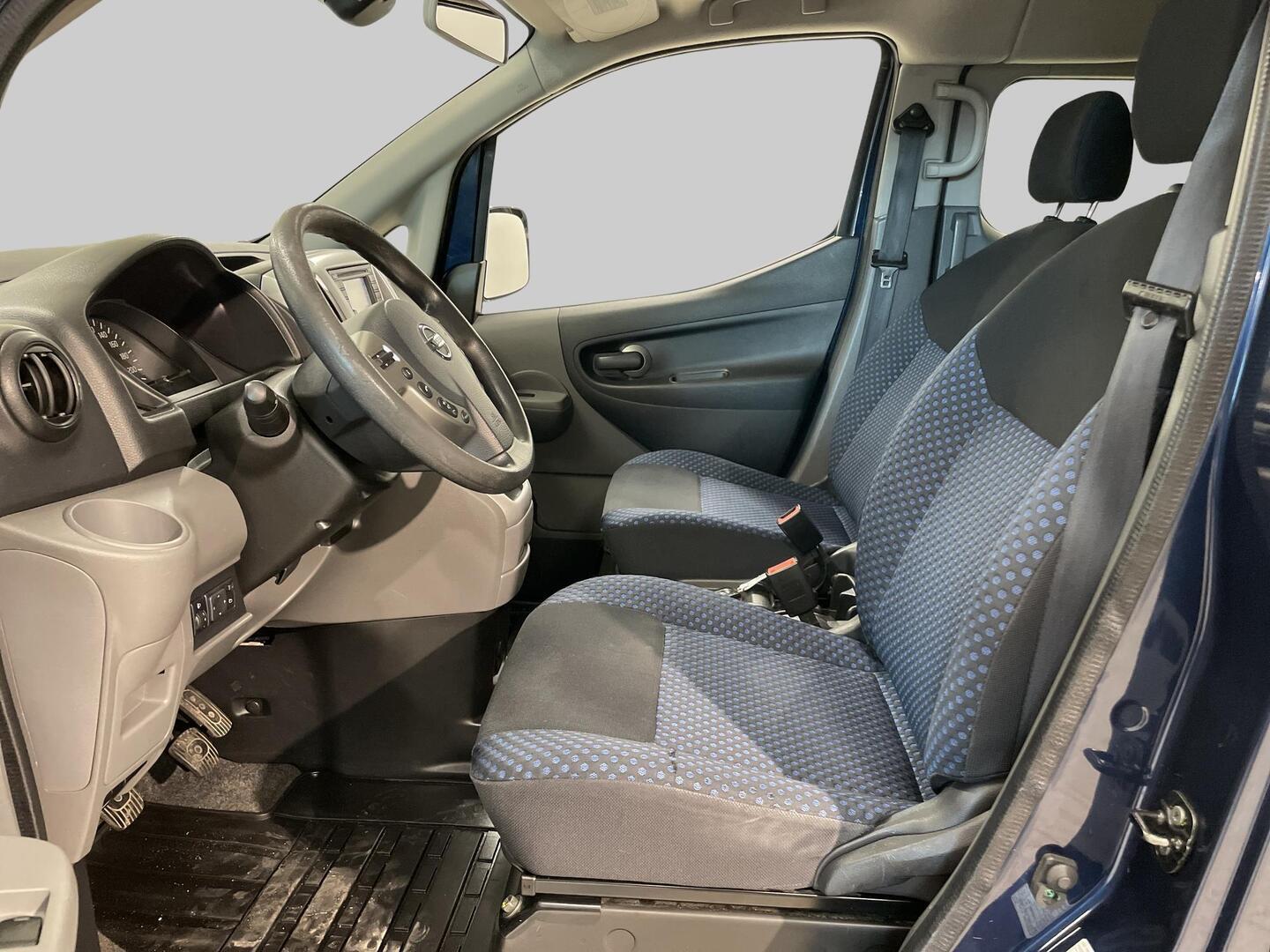 NISSAN NV200 2013