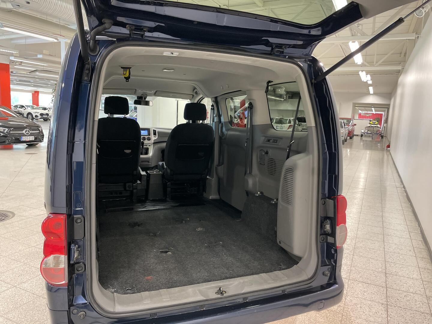 NISSAN NV200 2013