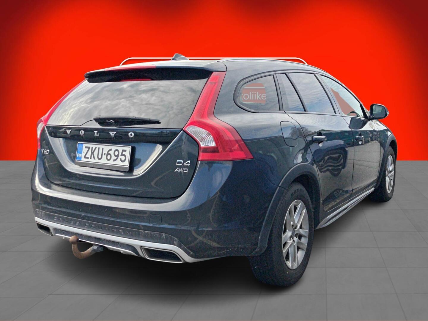 VOLVO V60 Cross Country 2015