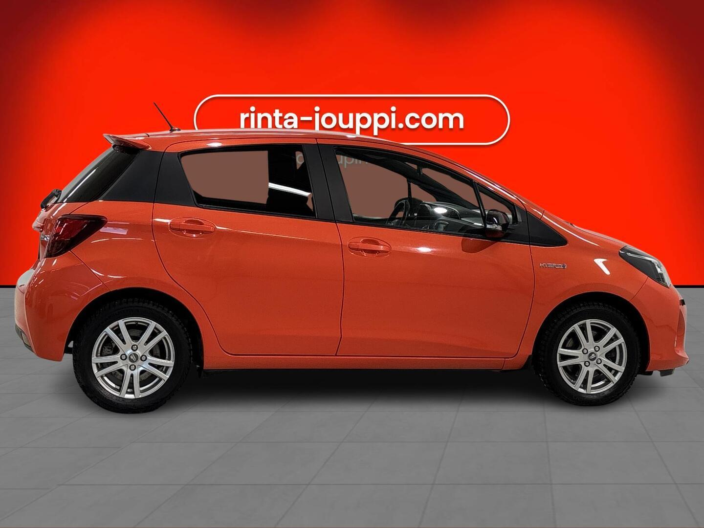 TOYOTA Yaris 2016