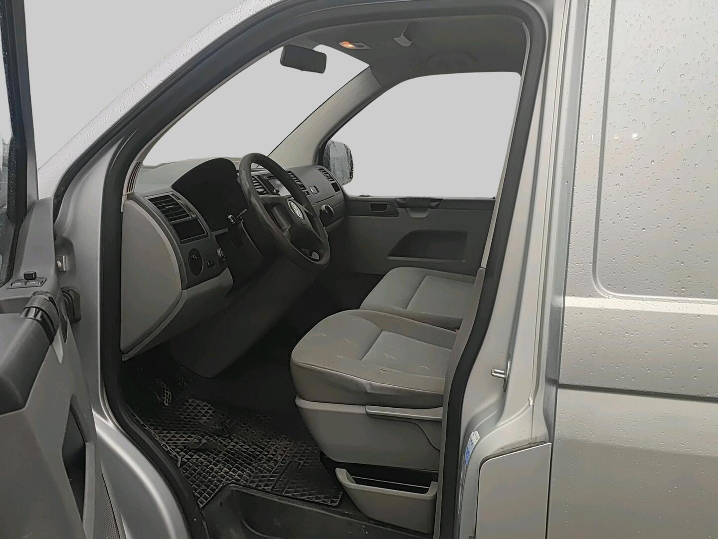 VOLKSWAGEN Transporter 2005