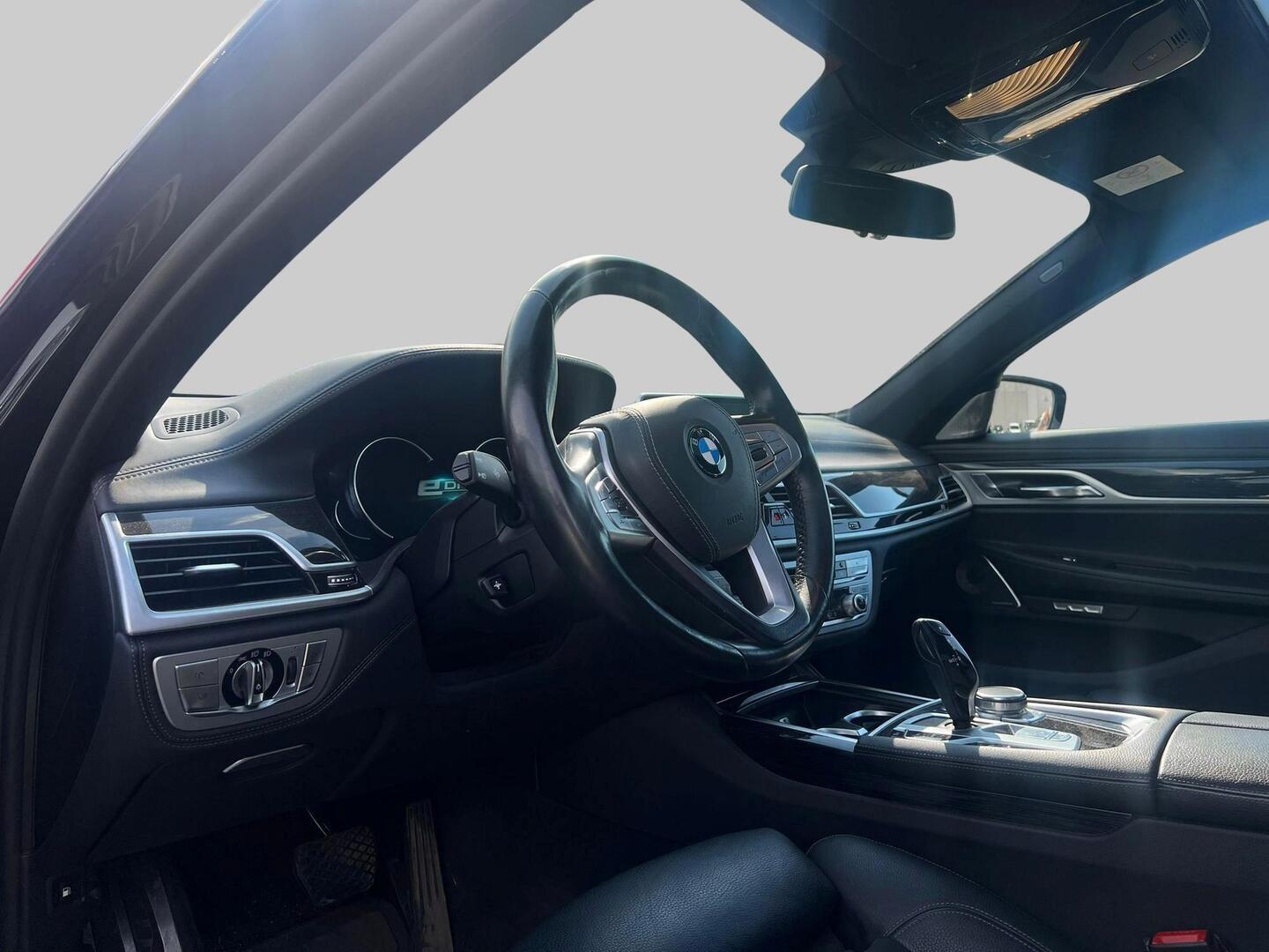 BMW 740 2017