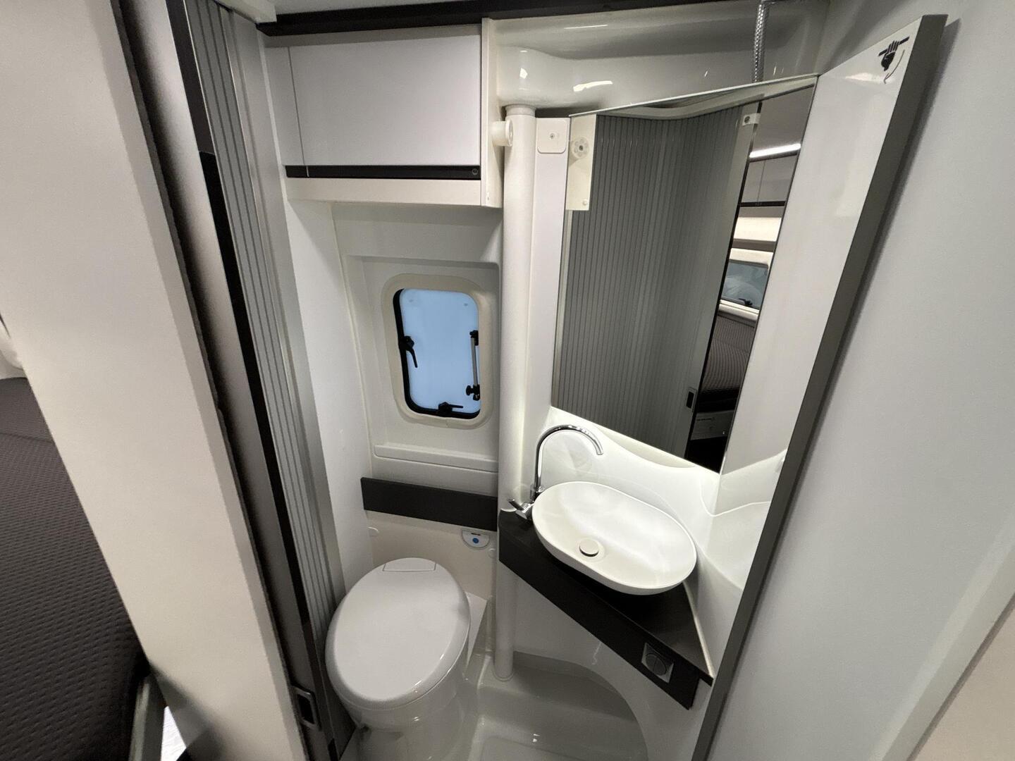 ADRIA Twin 640 SGX Supreme 2023