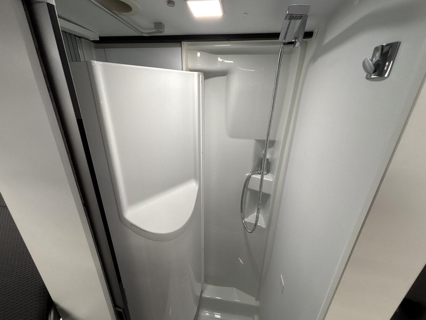 ADRIA Twin 640 SGX Supreme 2023