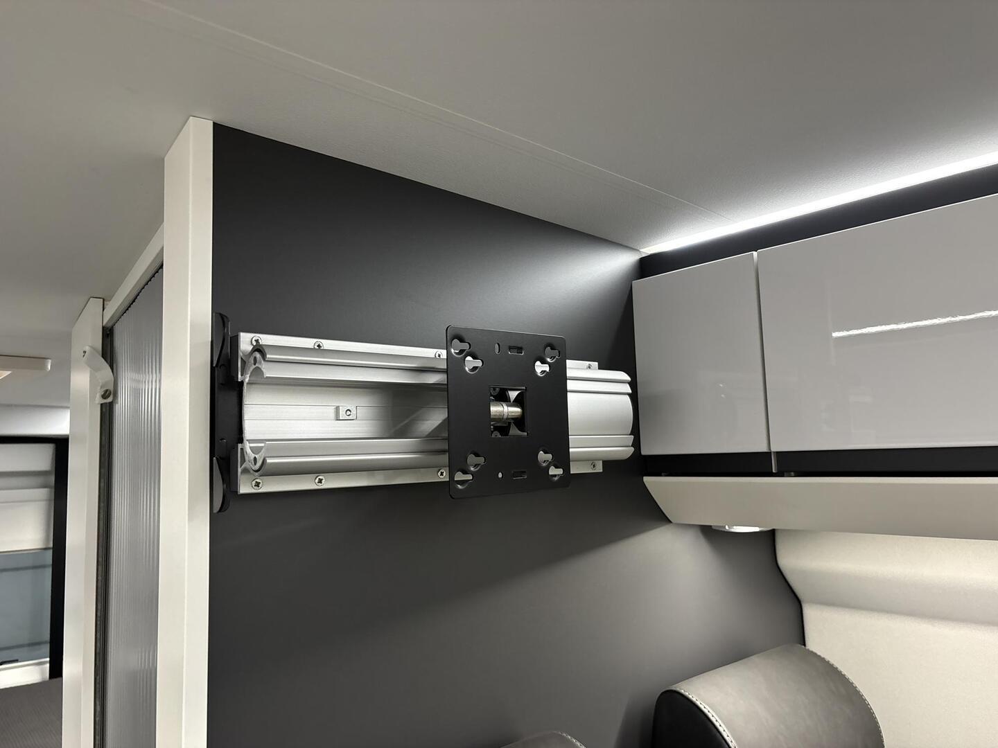 ADRIA Twin 640 SGX Supreme 2023