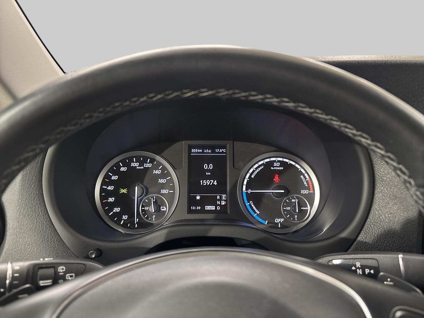 MERCEDES-BENZ Vito 2023