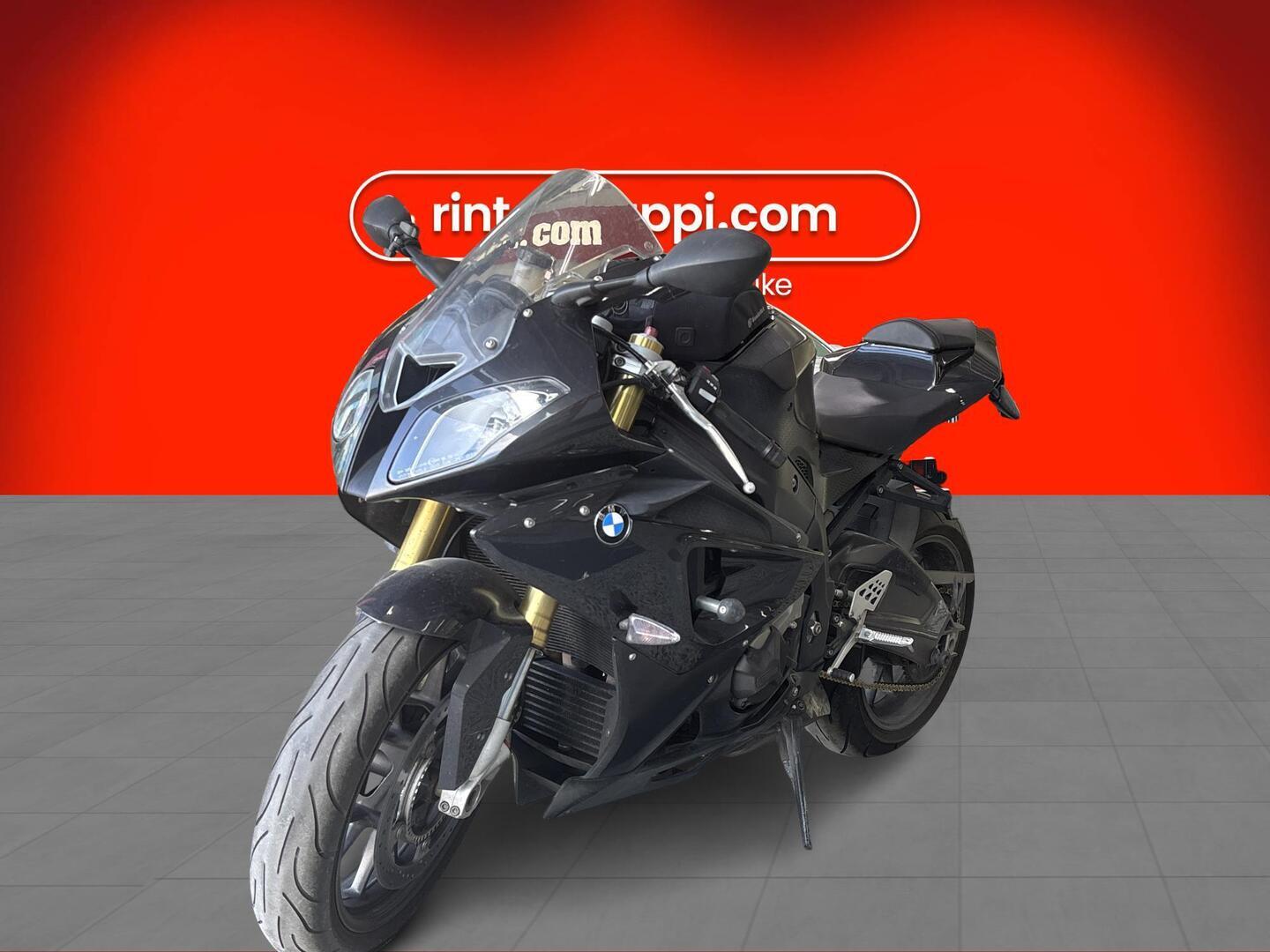 BMW S 2011