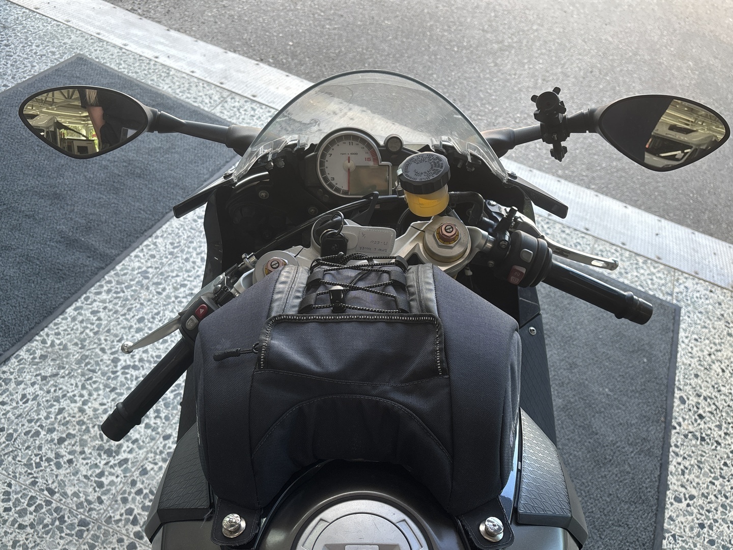 BMW S 2011