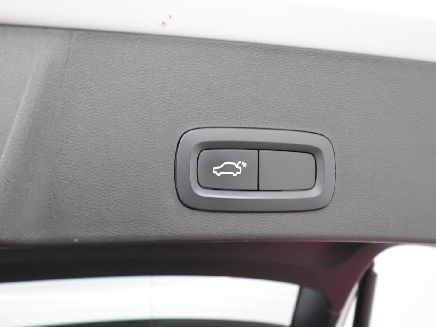 VOLVO XC40 2019