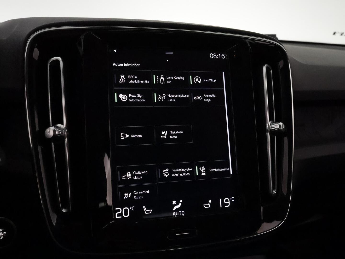 VOLVO XC40 2019