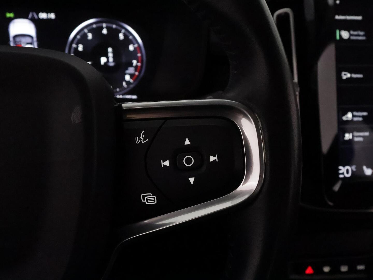 VOLVO XC40 2019