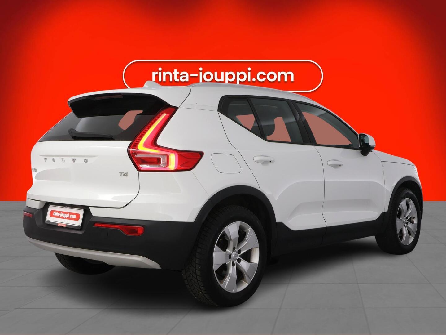 VOLVO XC40 2019