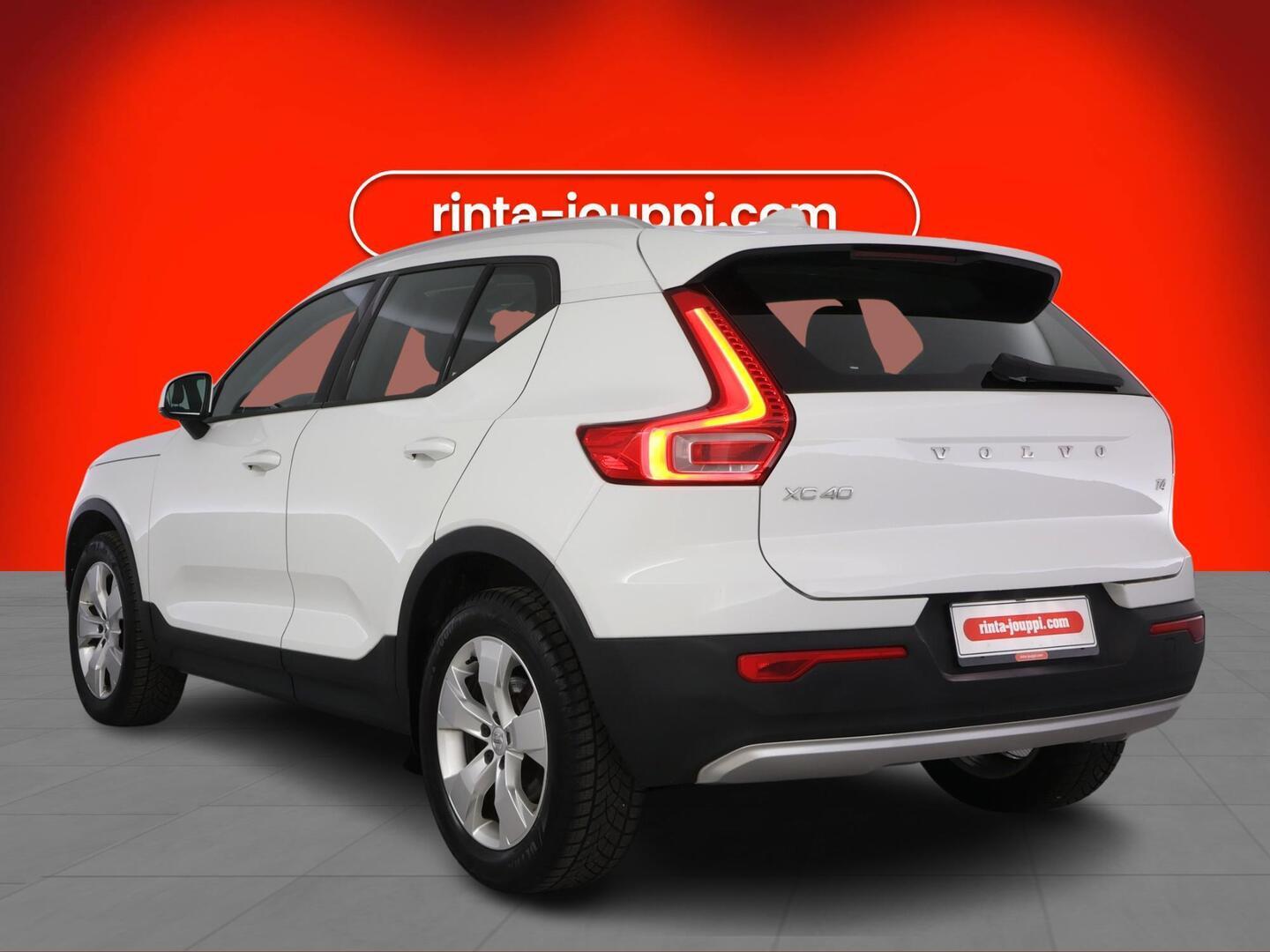 VOLVO XC40 2019