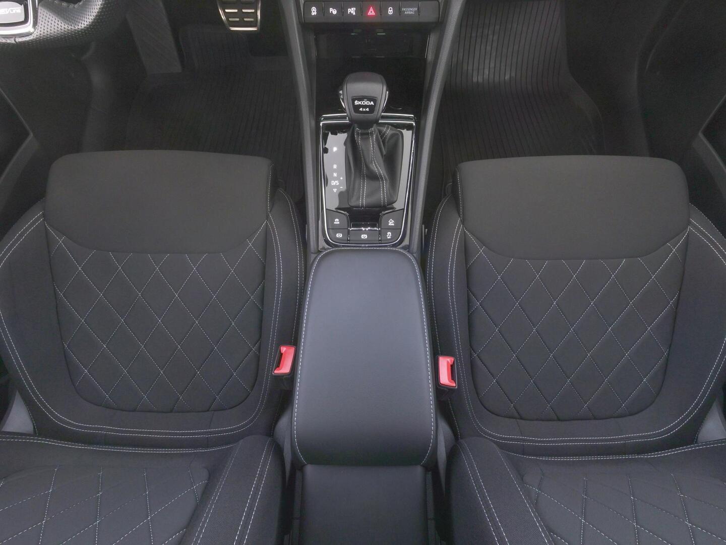 SKODA KAROQ 2023