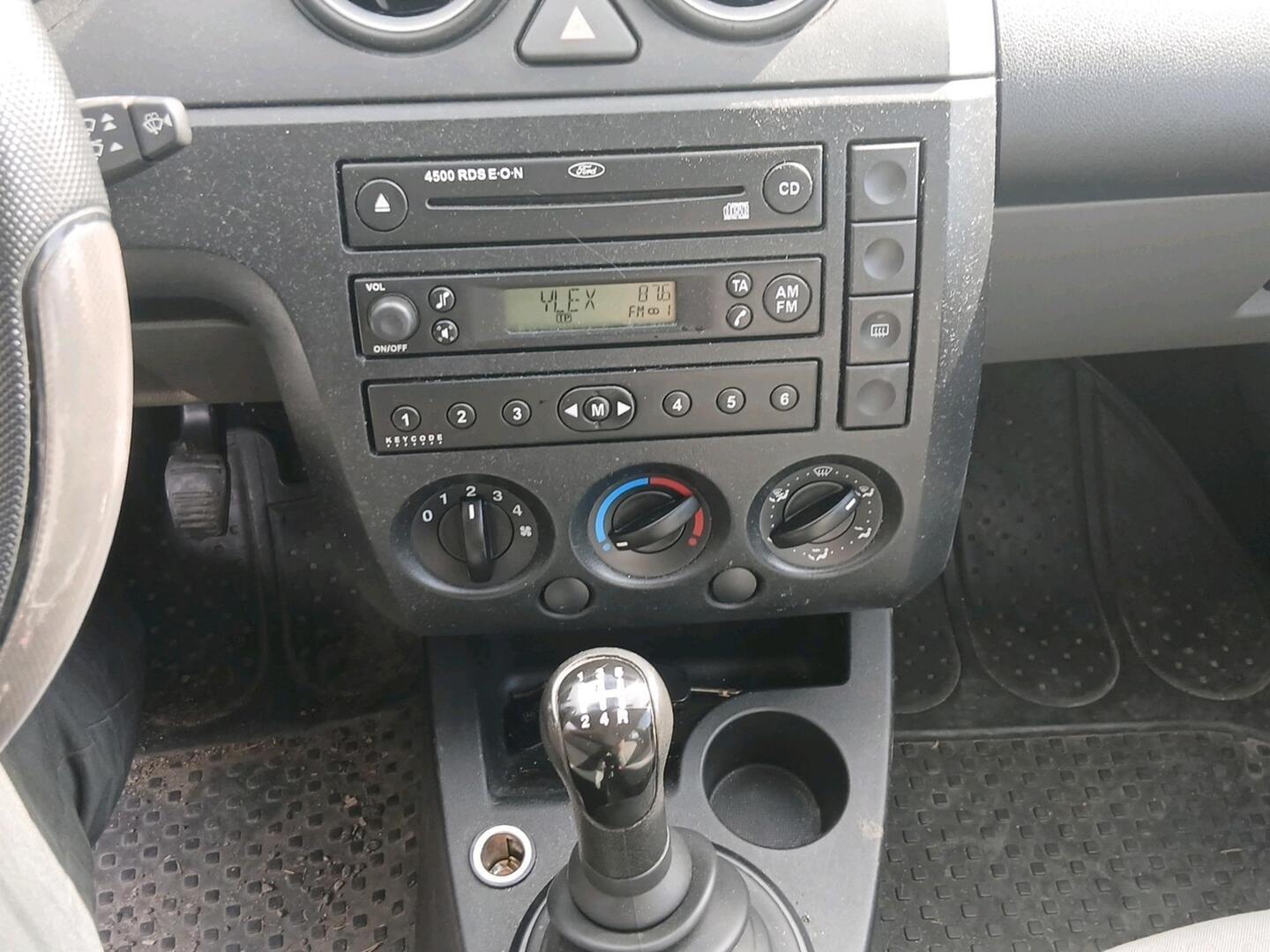 FORD Fiesta 2003