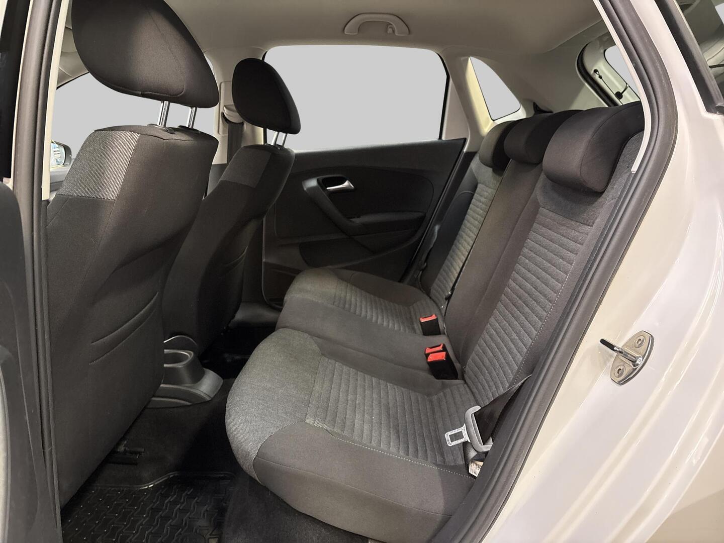 VOLKSWAGEN Polo 2010