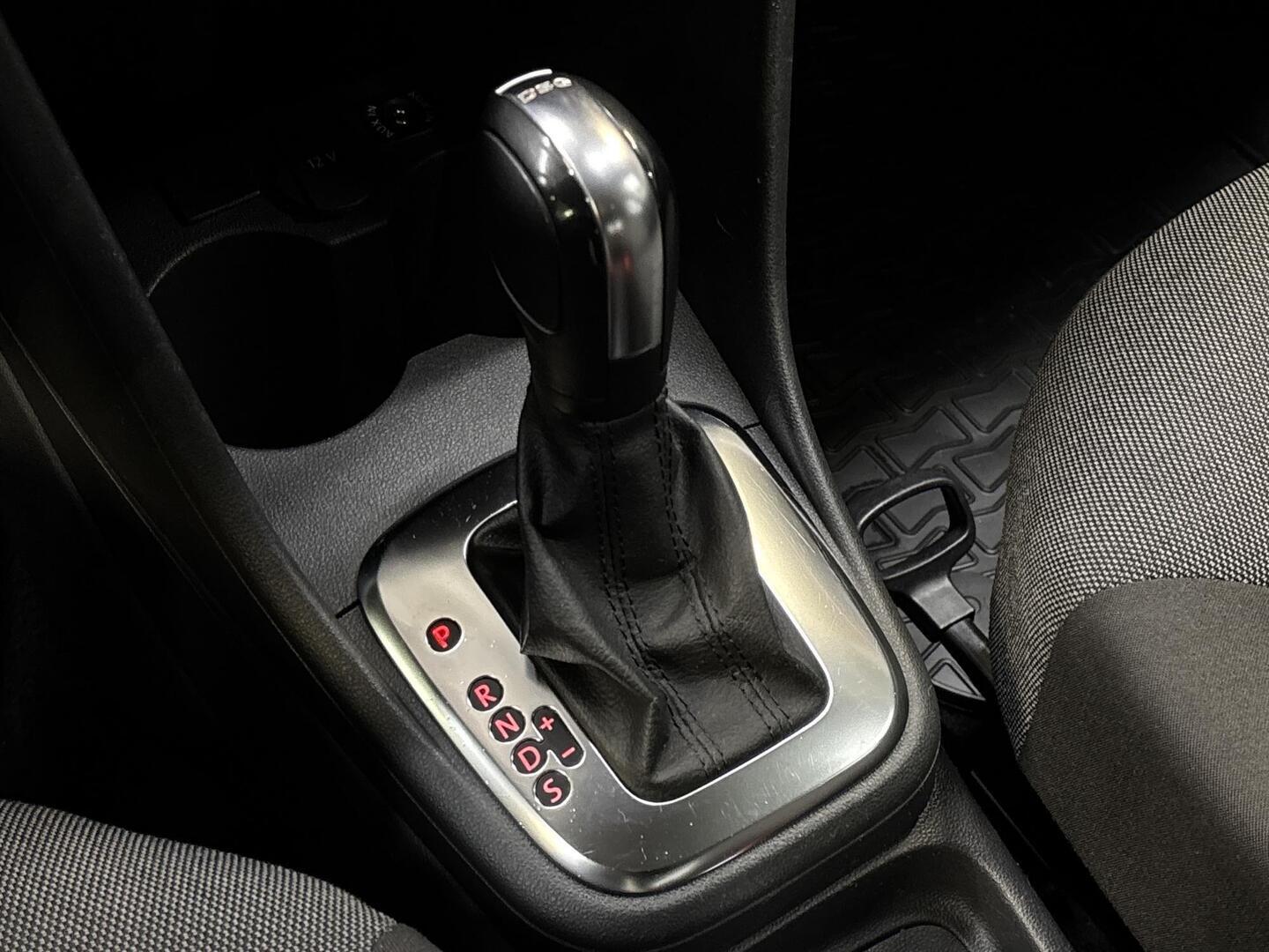 VOLKSWAGEN Polo 2010