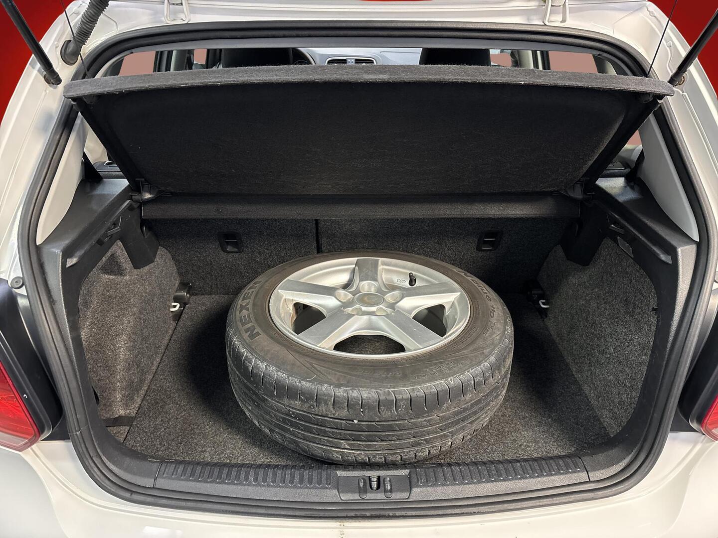 VOLKSWAGEN Polo 2010