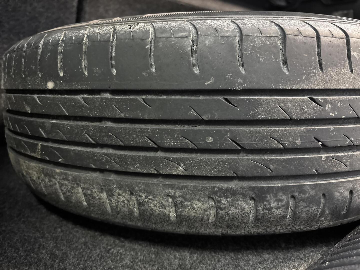 VOLKSWAGEN Polo 2010