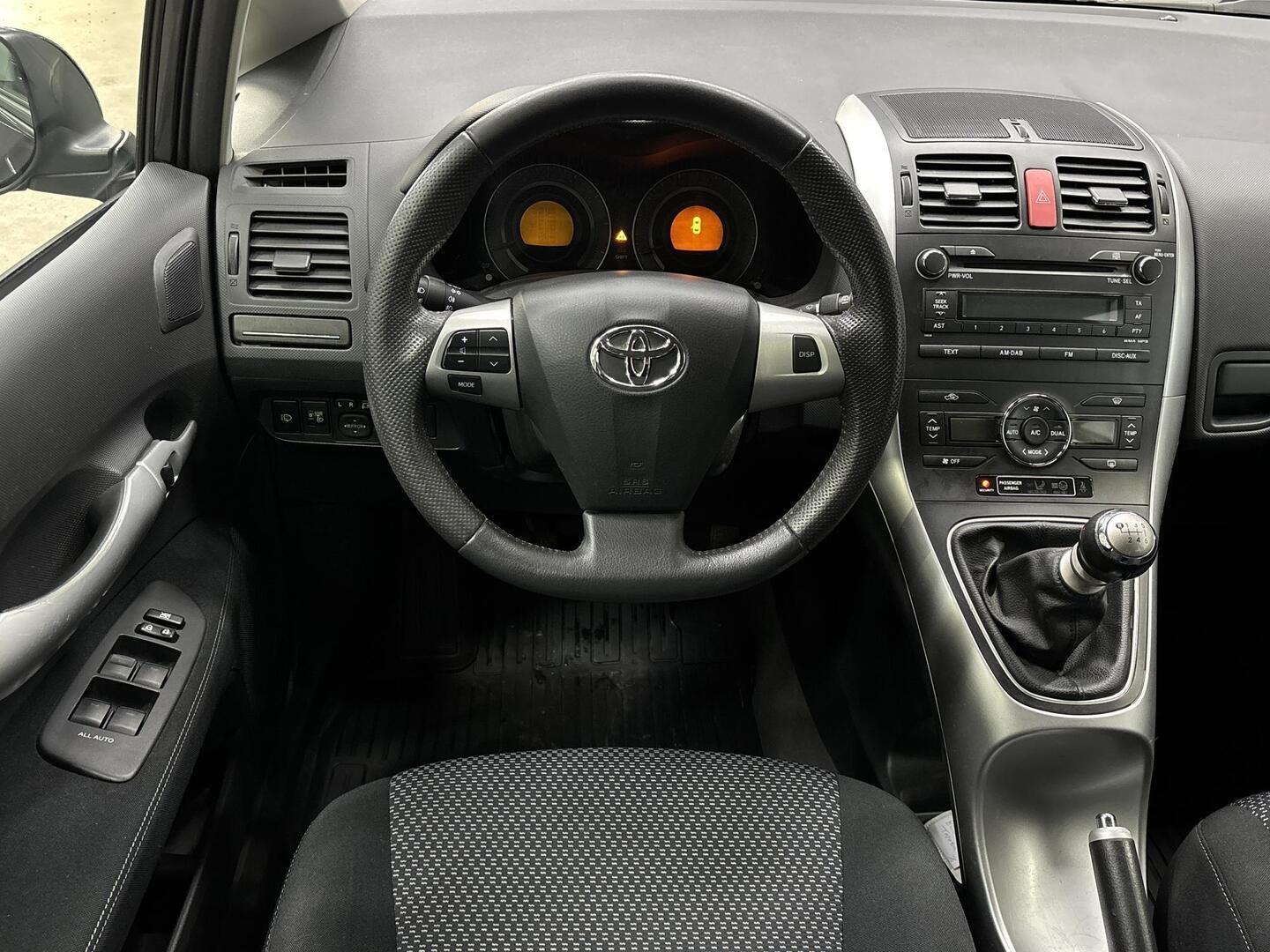 TOYOTA Auris 2010